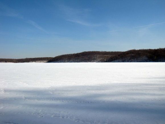 Frozen Lake Monroe-Jan 2009